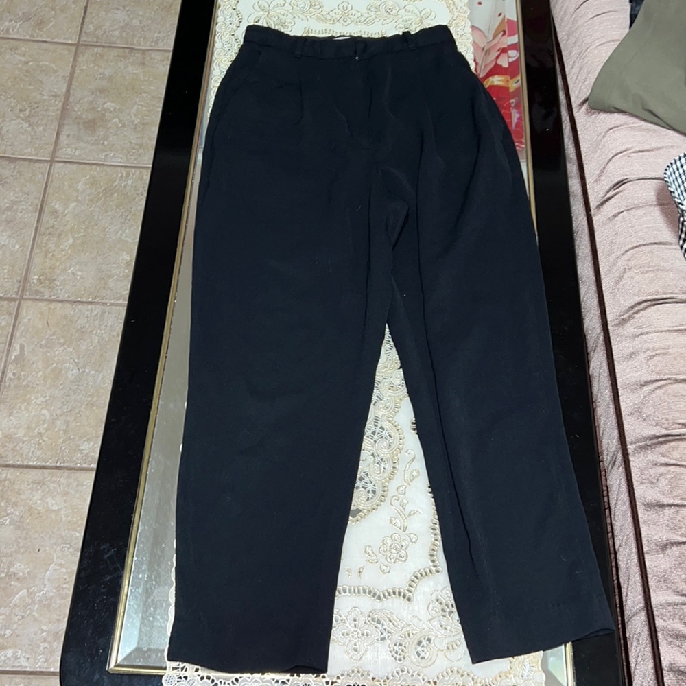 Aritzia Wilfred black cropped dress pants